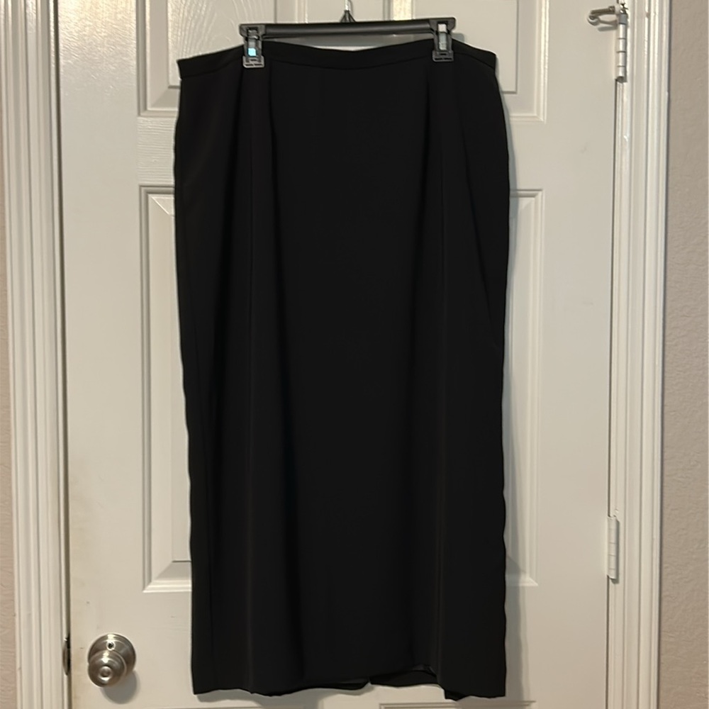 Villager by Liz Claiborne Black Women's Skirt Size 18W
